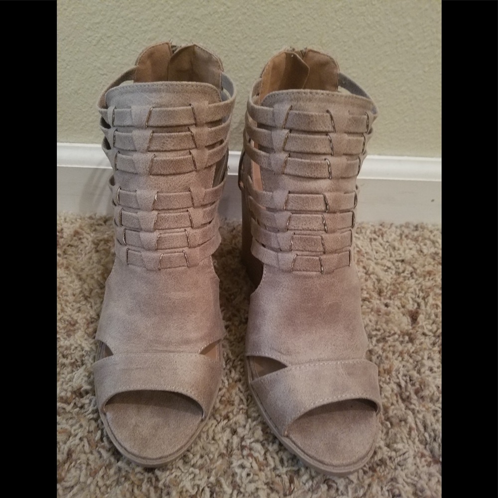 Qupid Bootie/Sandal